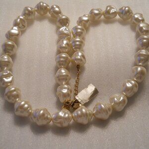 Chico's White and Gold Pearl Necklace